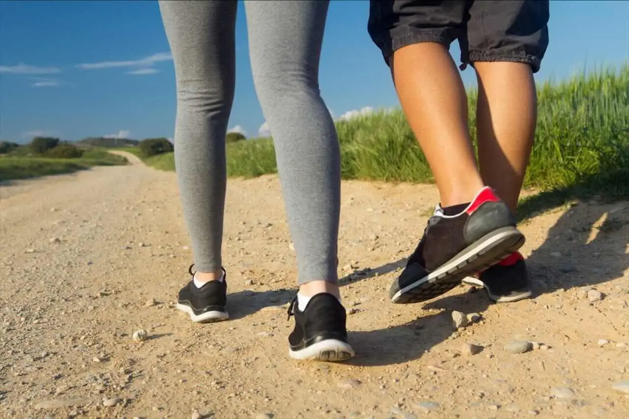 Camminata serale o mattutina? L’orario migliore per bruciare zuccheri Camminata serale o mattutina? L’orario migliore per bruciare zuccheri
