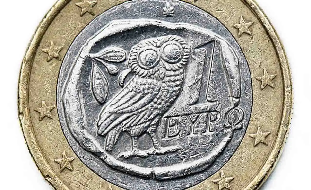 Moneta da 2 euro Grecia 2002: se ha questa stella vale oro Moneta da 2 euro Grecia 2002: se ha questa stella vale oro