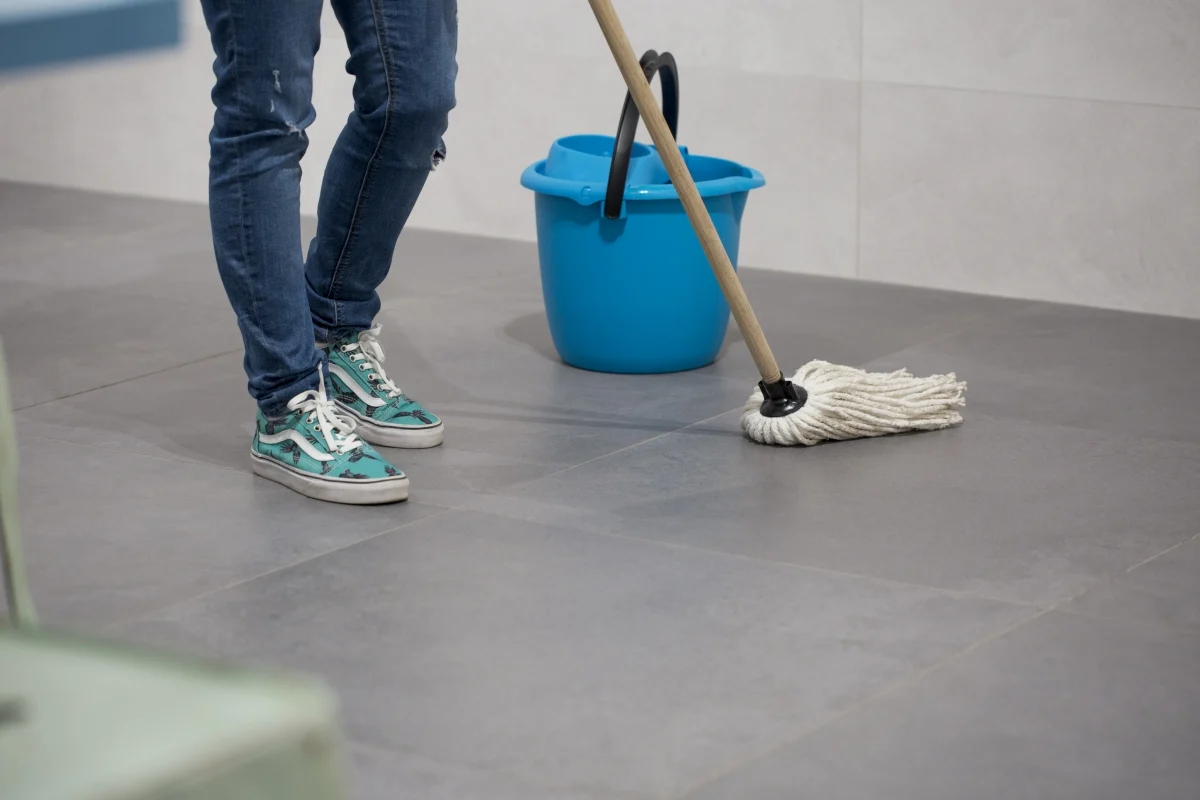 Prova ora i trucchi naturali per pavimenti brillanti e sicuri per i tuoi animali Prova ora i trucchi naturali per pavimenti brillanti e sicuri per i tuoi animali