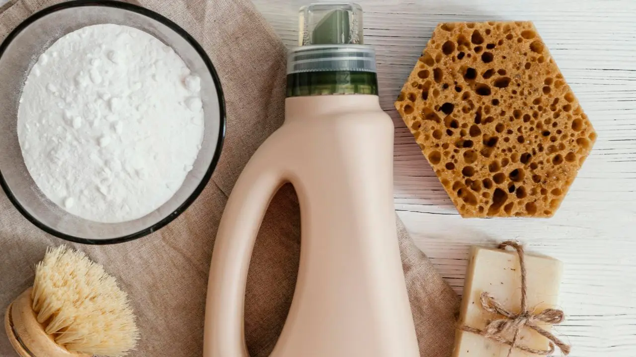 Riduci l’esposizione alle sostanze nocive scegliendo detersivi fatti in casa con limone Riduci l’esposizione alle sostanze nocive scegliendo detersivi fatti in casa con limone