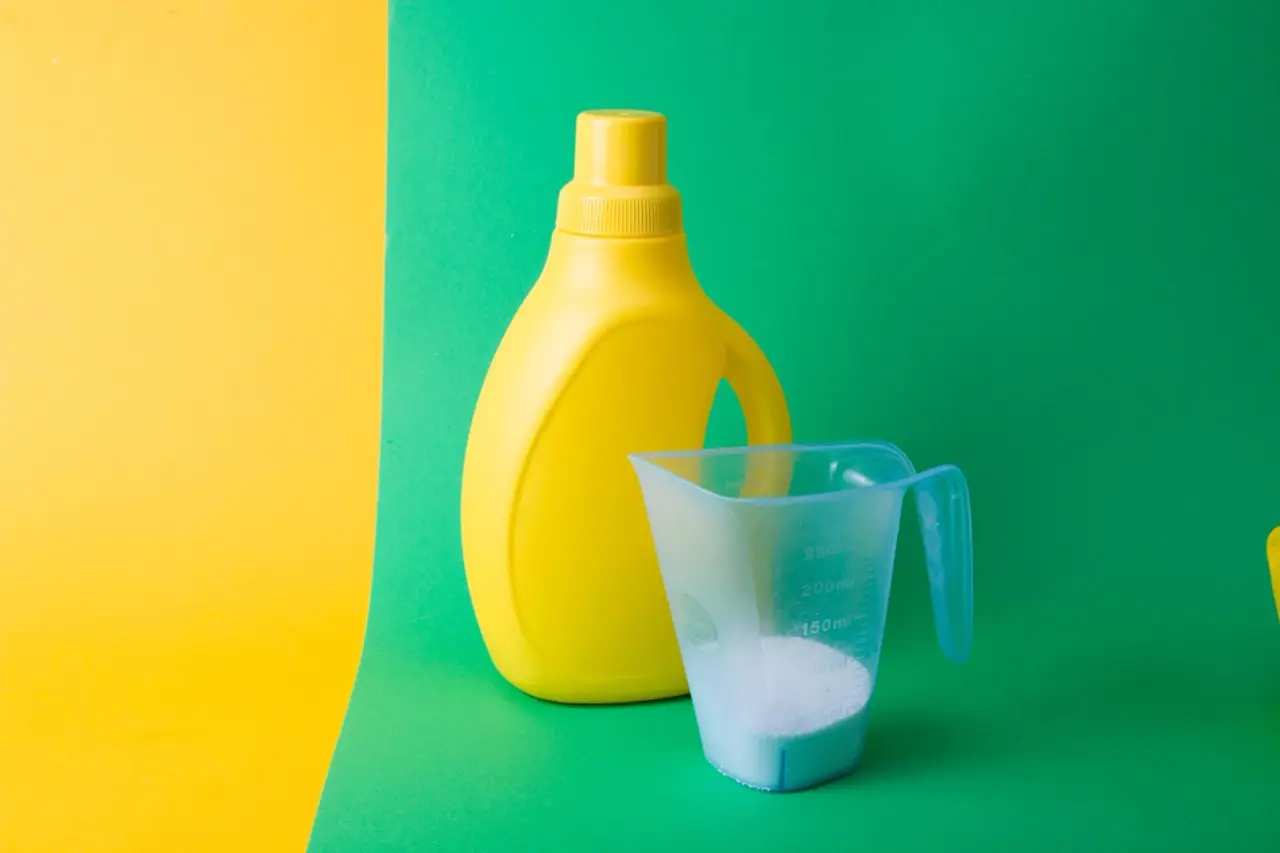 Riduci l’esposizione alle sostanze nocive scegliendo detersivi fatti in casa con limone Riduci l’esposizione alle sostanze nocive scegliendo detersivi fatti in casa con limone