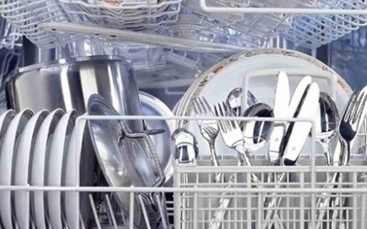 Fai brillare posate e stoviglie senza fosfati: prova i benefici dell’acido citrico Fai brillare posate e stoviglie senza fosfati: prova i benefici dell’acido citrico