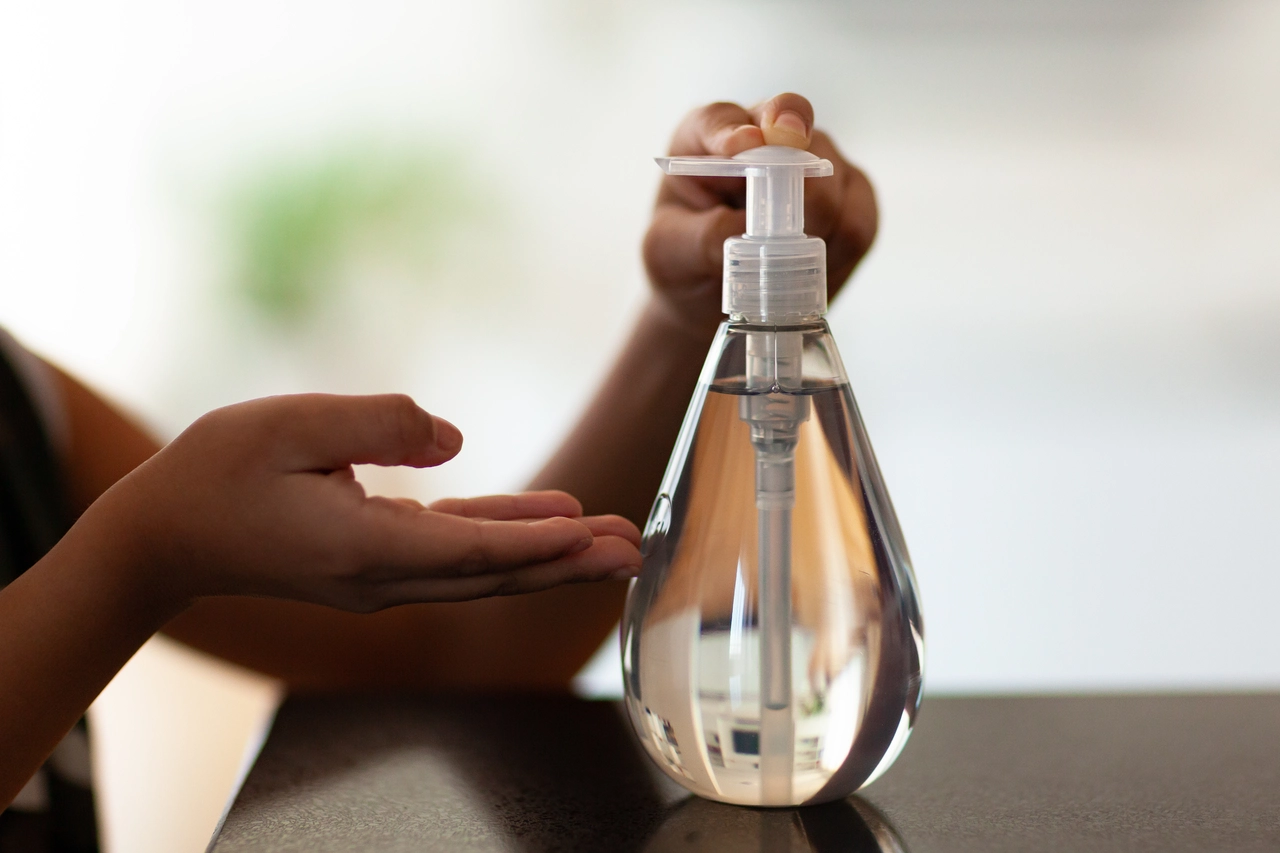 Risparmia e tutela l’ambiente realizzando in casa sapone liquido multiuso con oli vegetali