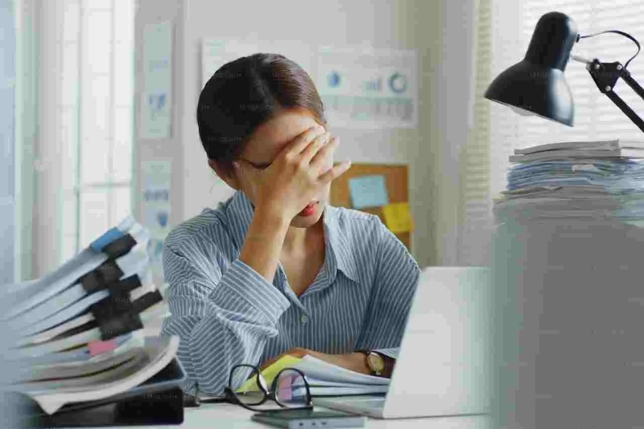 Riconosci i segnali dello stress da lavoro: strategie pratiche per ridurlo ora
