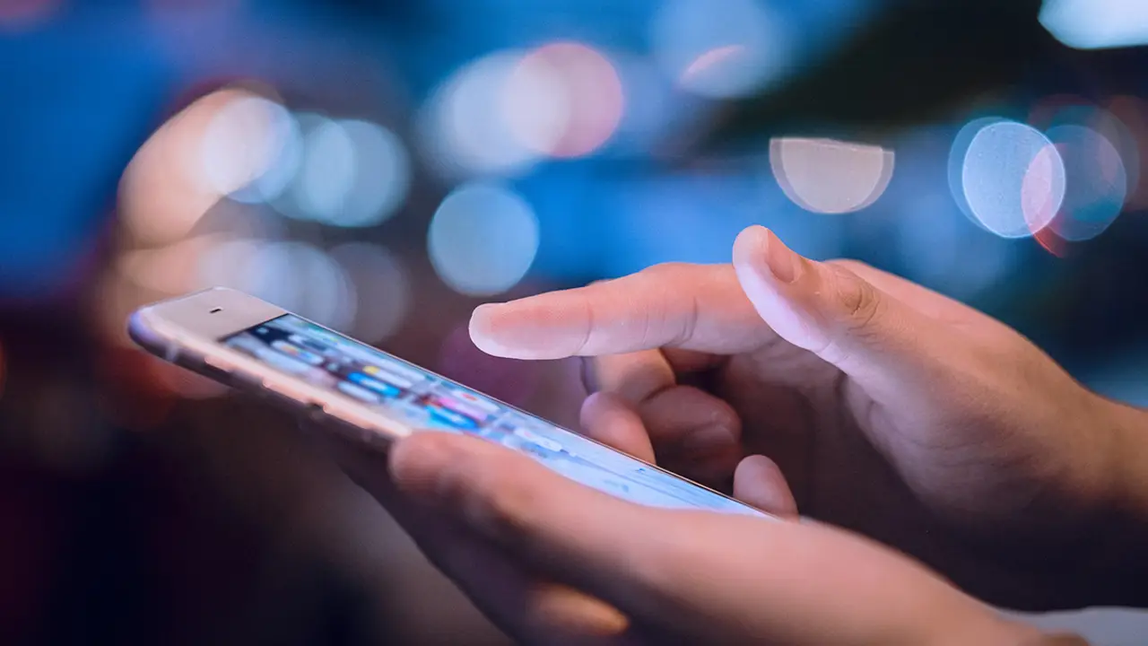Telefono e sicurezza: consigli semplici per proteggere i tuoi dati personali e la tua privacy Telefono e sicurezza: consigli semplici per proteggere i tuoi dati personali e la tua privacy