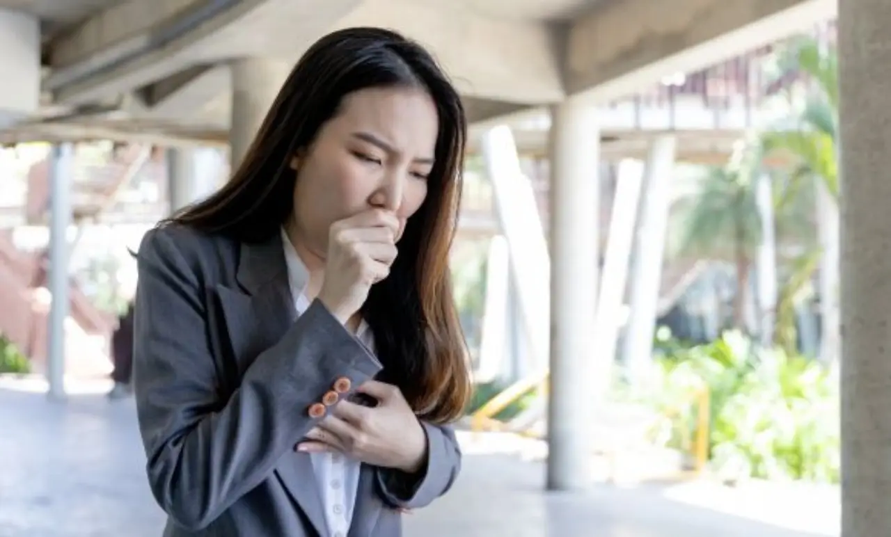 Tosse persistente: come riconoscere quella allergica e perché è importante distinguerla