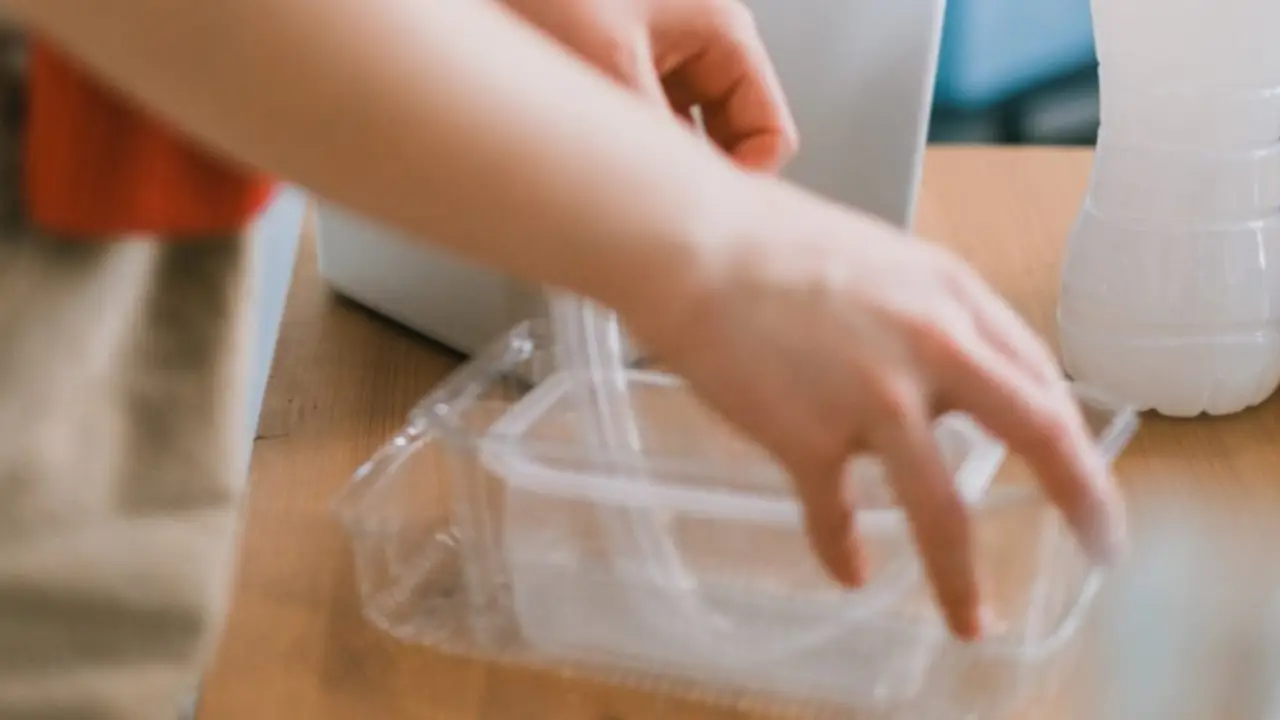 Come eliminare l’umidità negli angoli nascosti con un barattolo fai-da-te Come eliminare l’umidità negli angoli nascosti con un barattolo fai-da-te