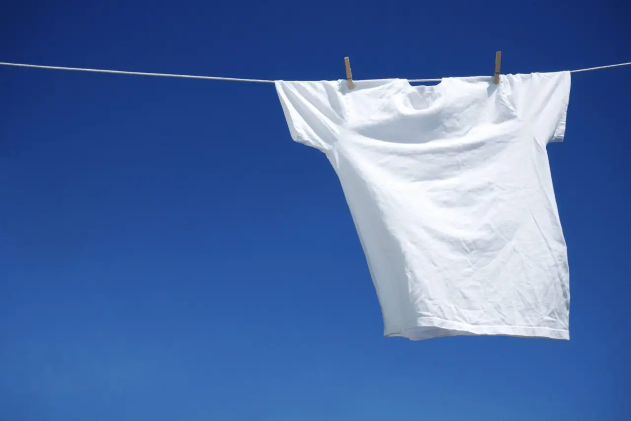 Il trucco per sbiancare il bucato senza usare candeggina Il trucco per sbiancare il bucato senza usare candeggina