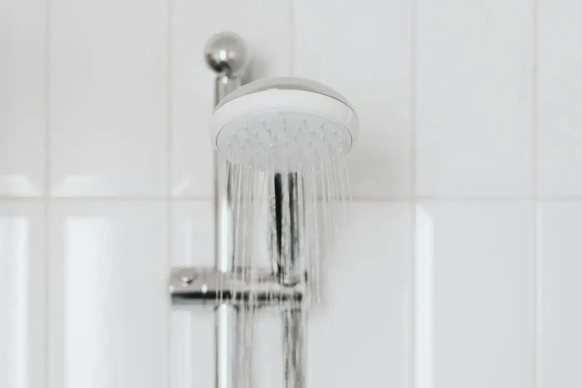 Il trucco per risparmiare acqua ogni giorno in bagno Il trucco per risparmiare acqua ogni giorno in bagno