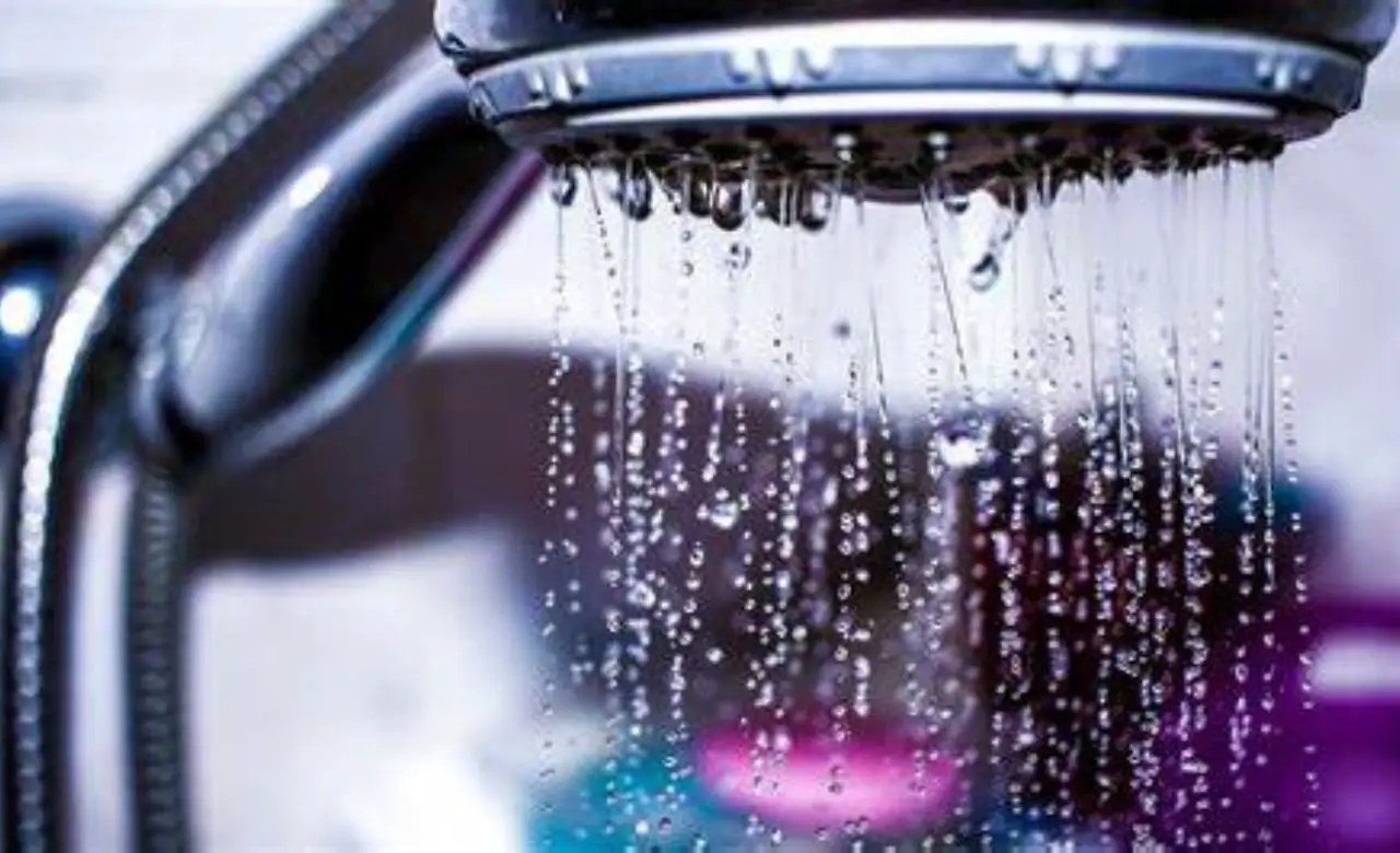 Il trucco per risparmiare acqua ogni giorno in bagno Il trucco per risparmiare acqua ogni giorno in bagno