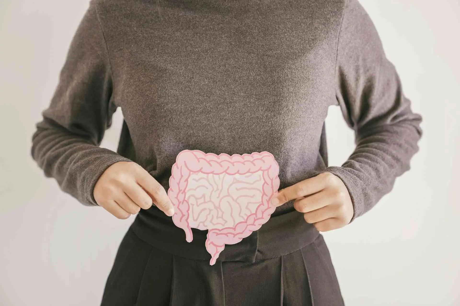 L’abitudine serale che favorisce la digestione L’abitudine serale che favorisce la digestione
