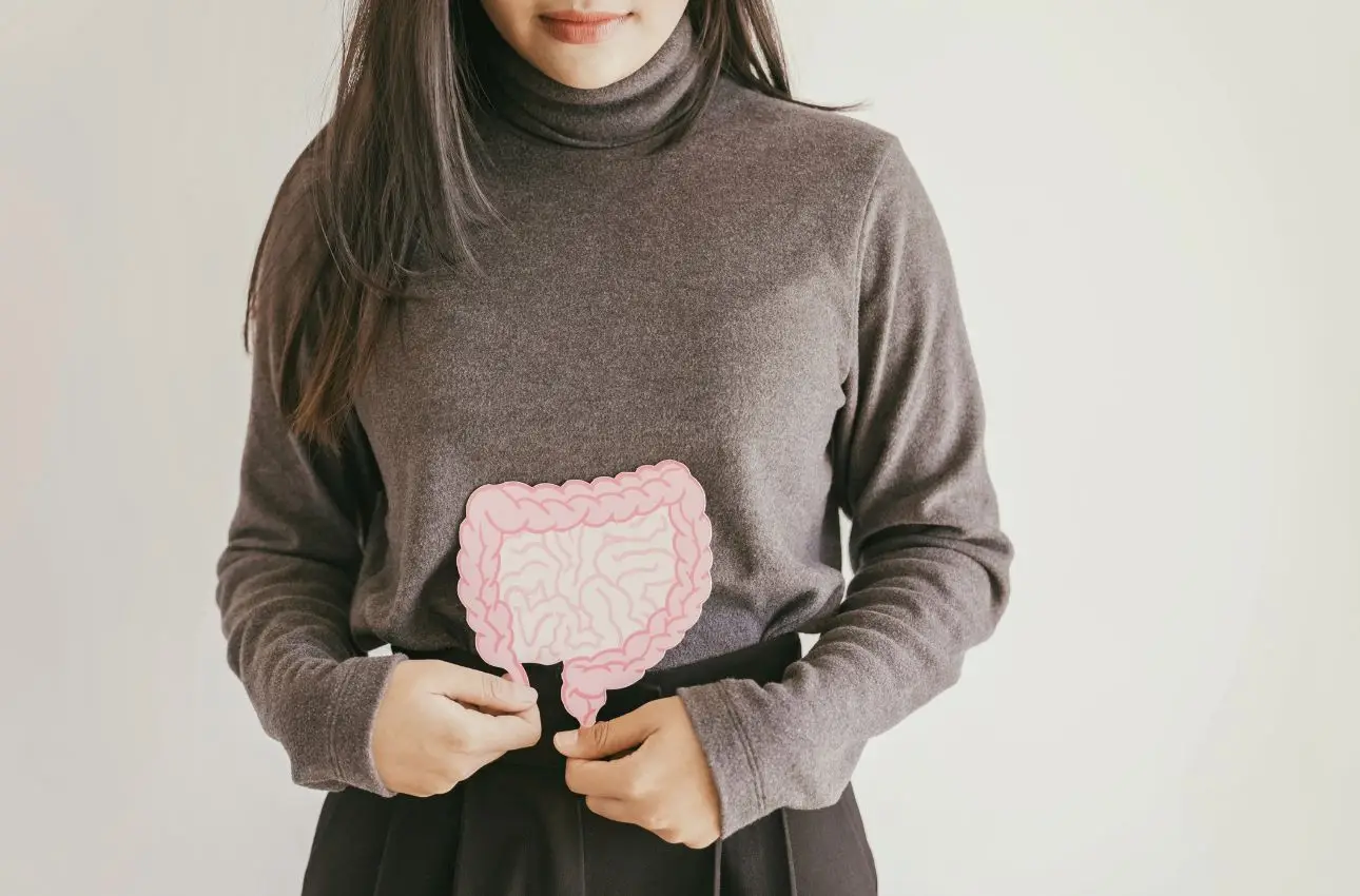 L’abitudine serale che favorisce la digestione L’abitudine serale che favorisce la digestione