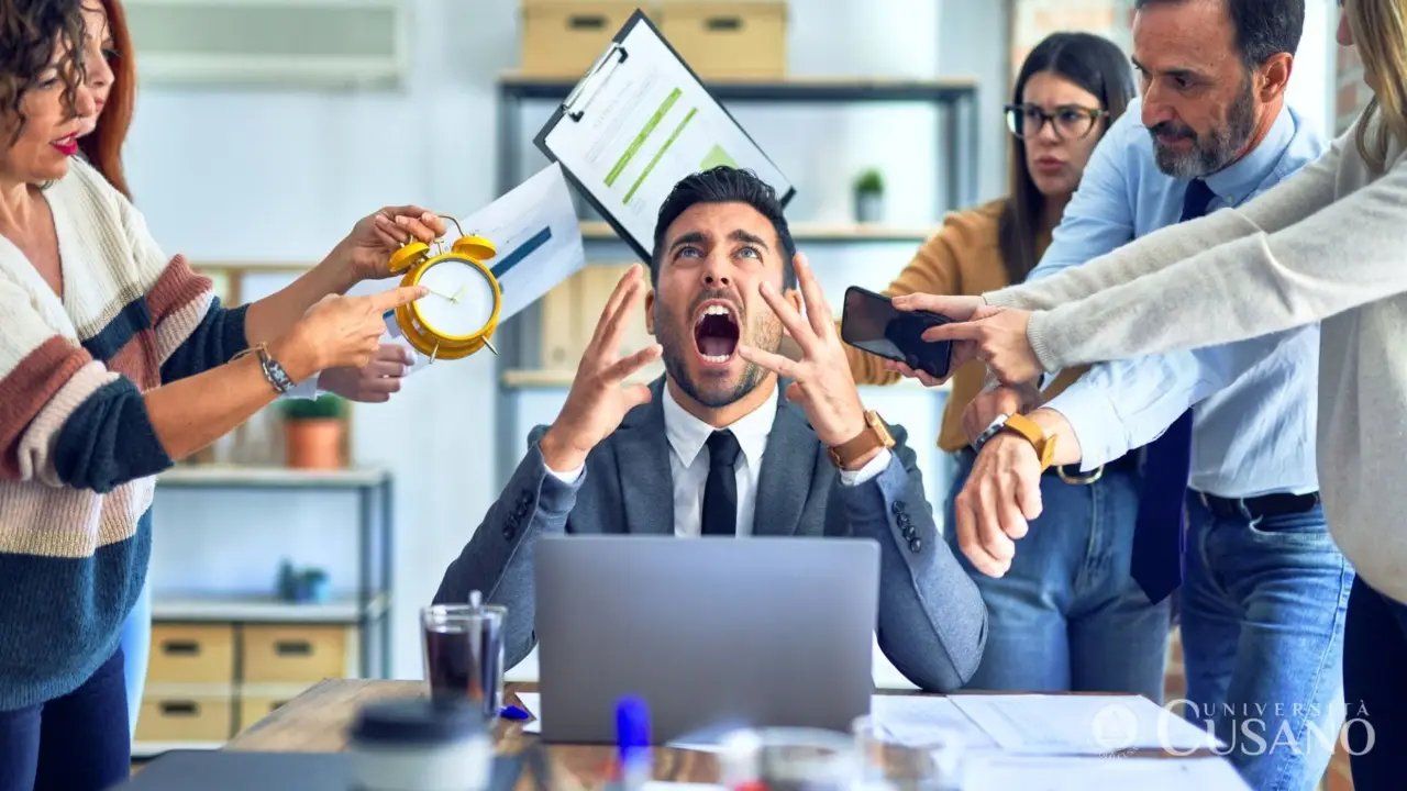 Riconosci i segnali dello stress da lavoro: strategie pratiche per ridurlo ora Riconosci i segnali dello stress da lavoro: strategie pratiche per ridurlo ora