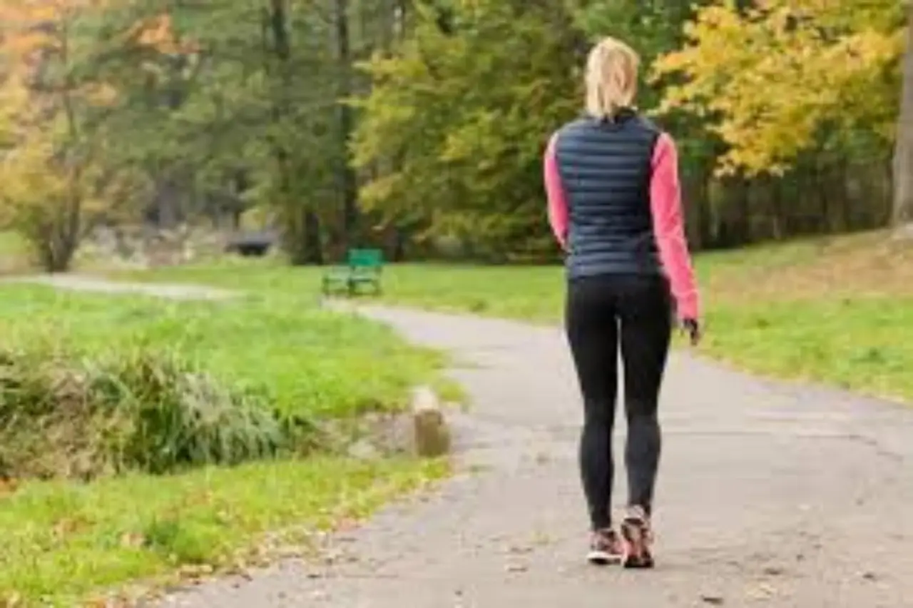 Svelati i benefici del camminare nel parco: effetti immediati sulla salute mentale Svelati i benefici del camminare nel parco: effetti immediati sulla salute mentale