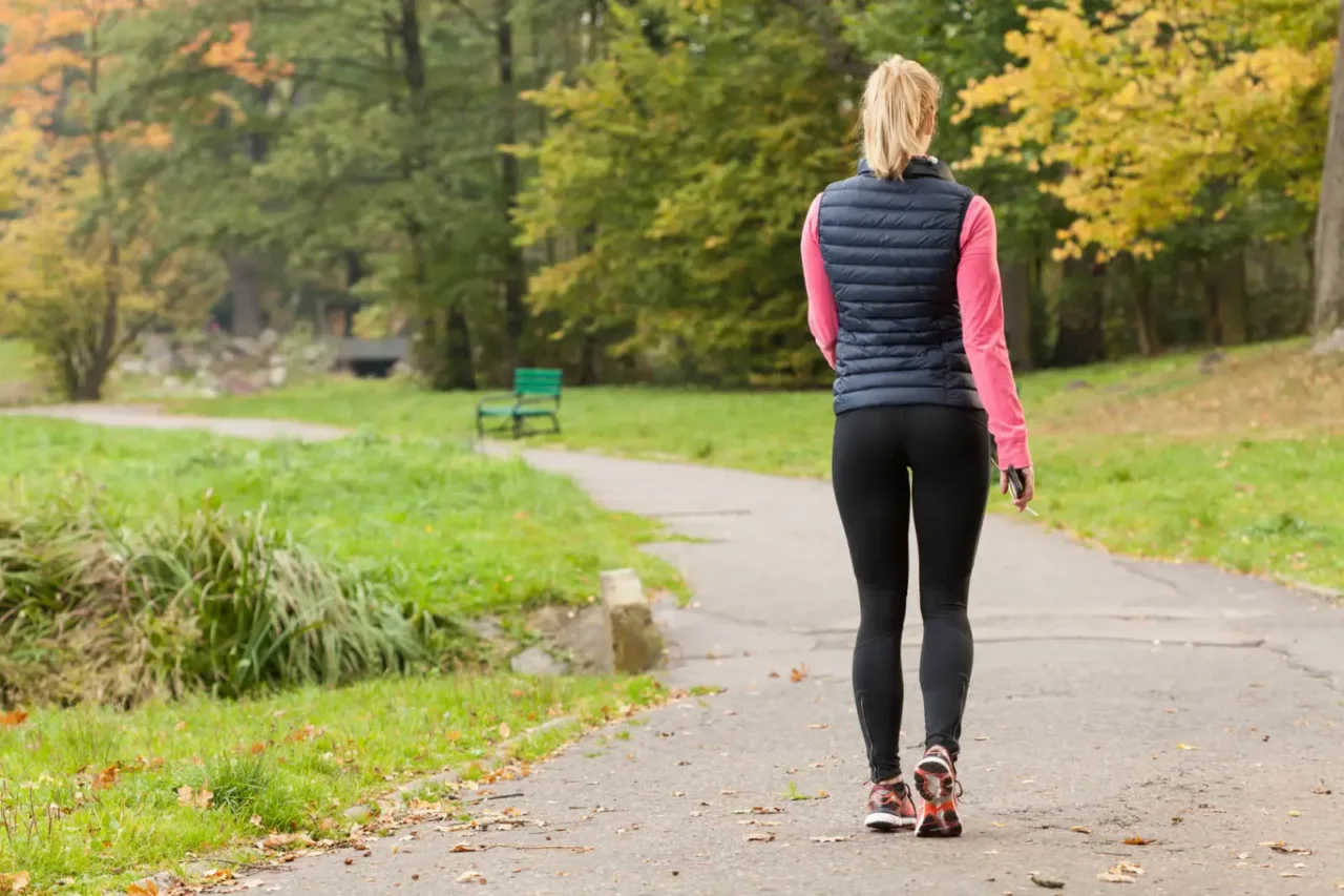 Svelati i benefici del camminare nel parco: effetti immediati sulla salute mentale Svelati i benefici del camminare nel parco: effetti immediati sulla salute mentale